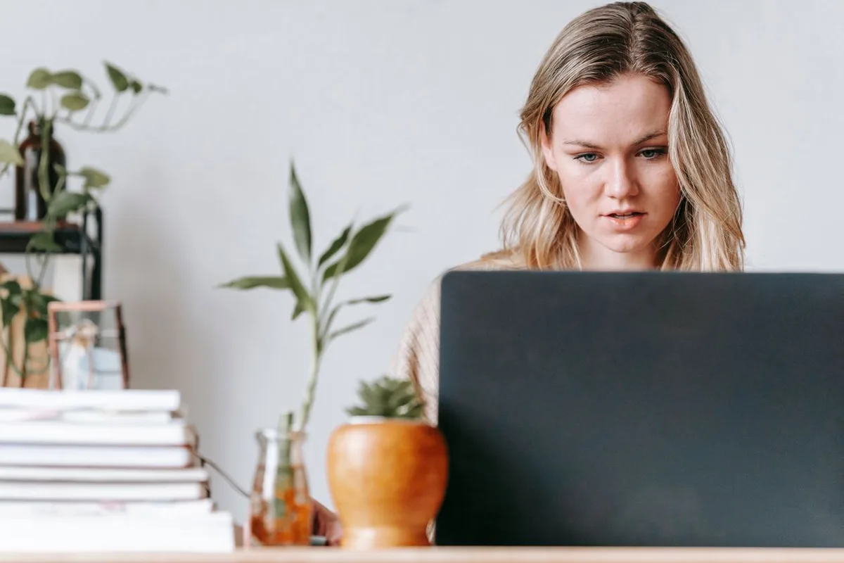 Illustrative photo: focused freelancer working