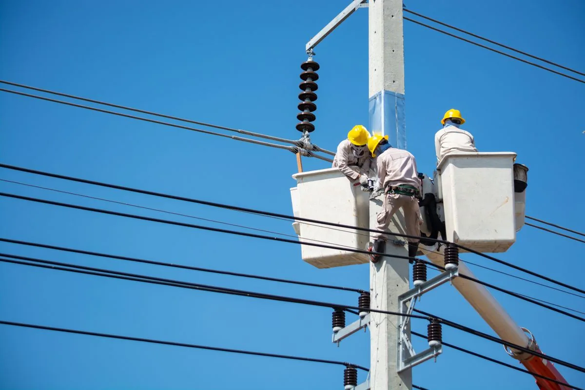 Illustrative photo: electrician working